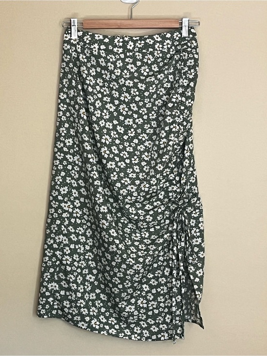 Dresses & Skirts - Floral Print Skirt